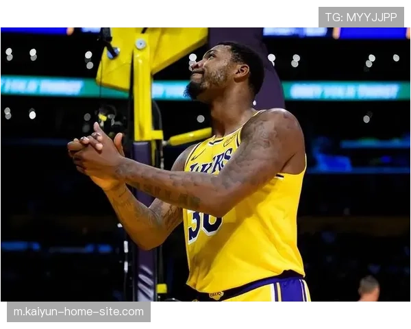 湖人主场惨负马刺暴露短板 轮换深度不足成季后赛隐忧 湖人主场惨负马刺暴露短板 轮换深度不足成季后赛隐忧